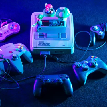 61 WP Square Consoles